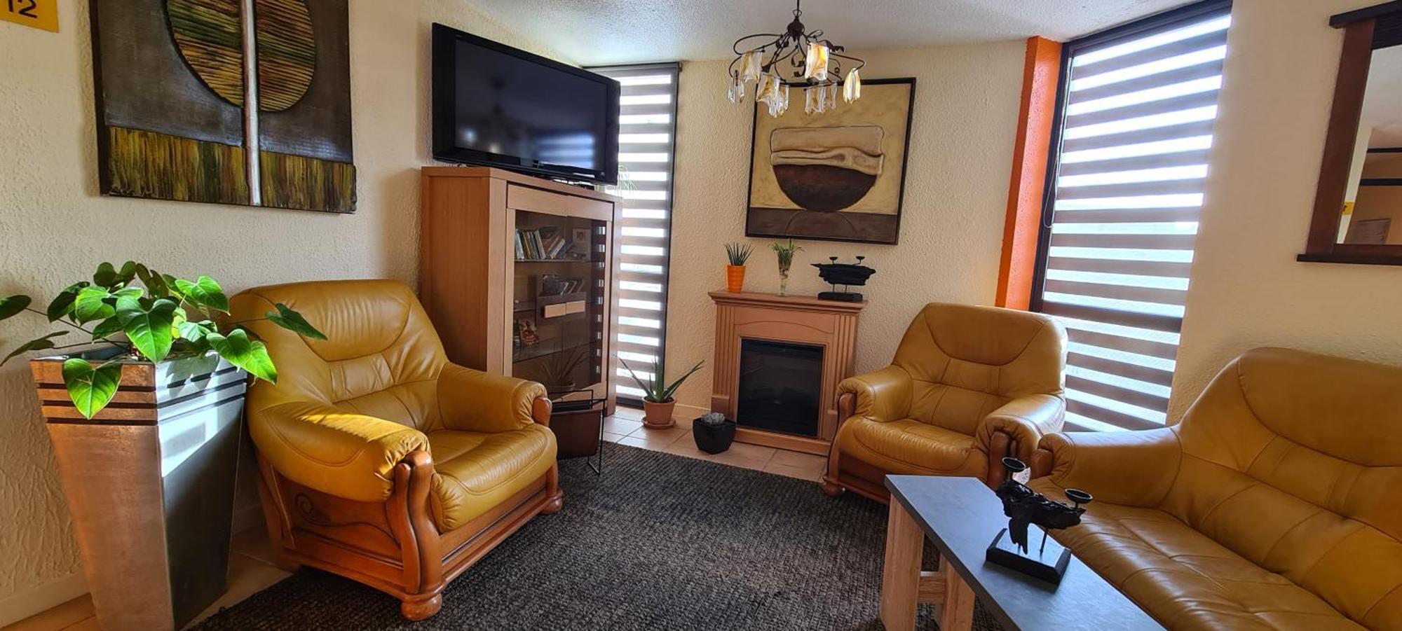 קרקסון Hotel L'Etoile Aeroport - A61 מראה חיצוני תמונה