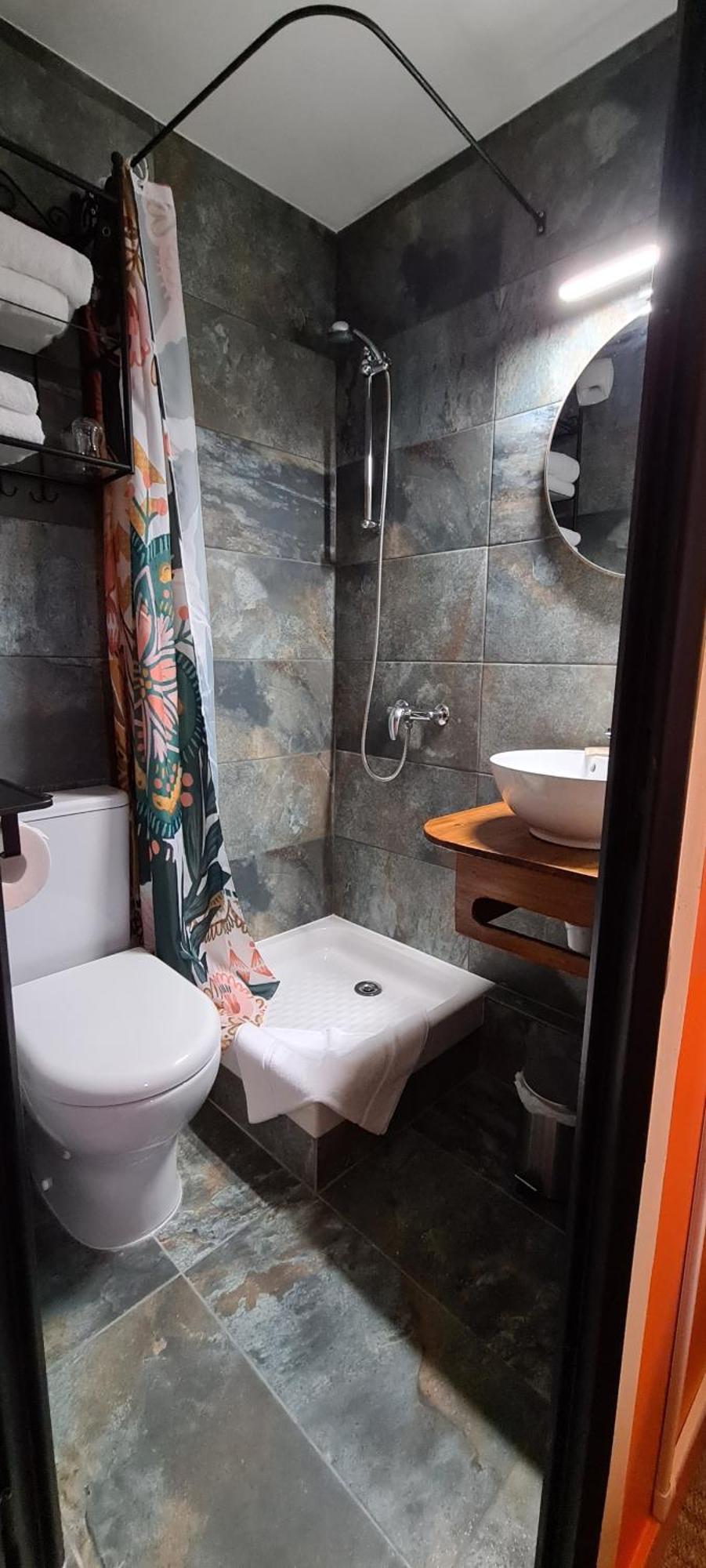 קרקסון Hotel L'Etoile Aeroport - A61 מראה חיצוני תמונה