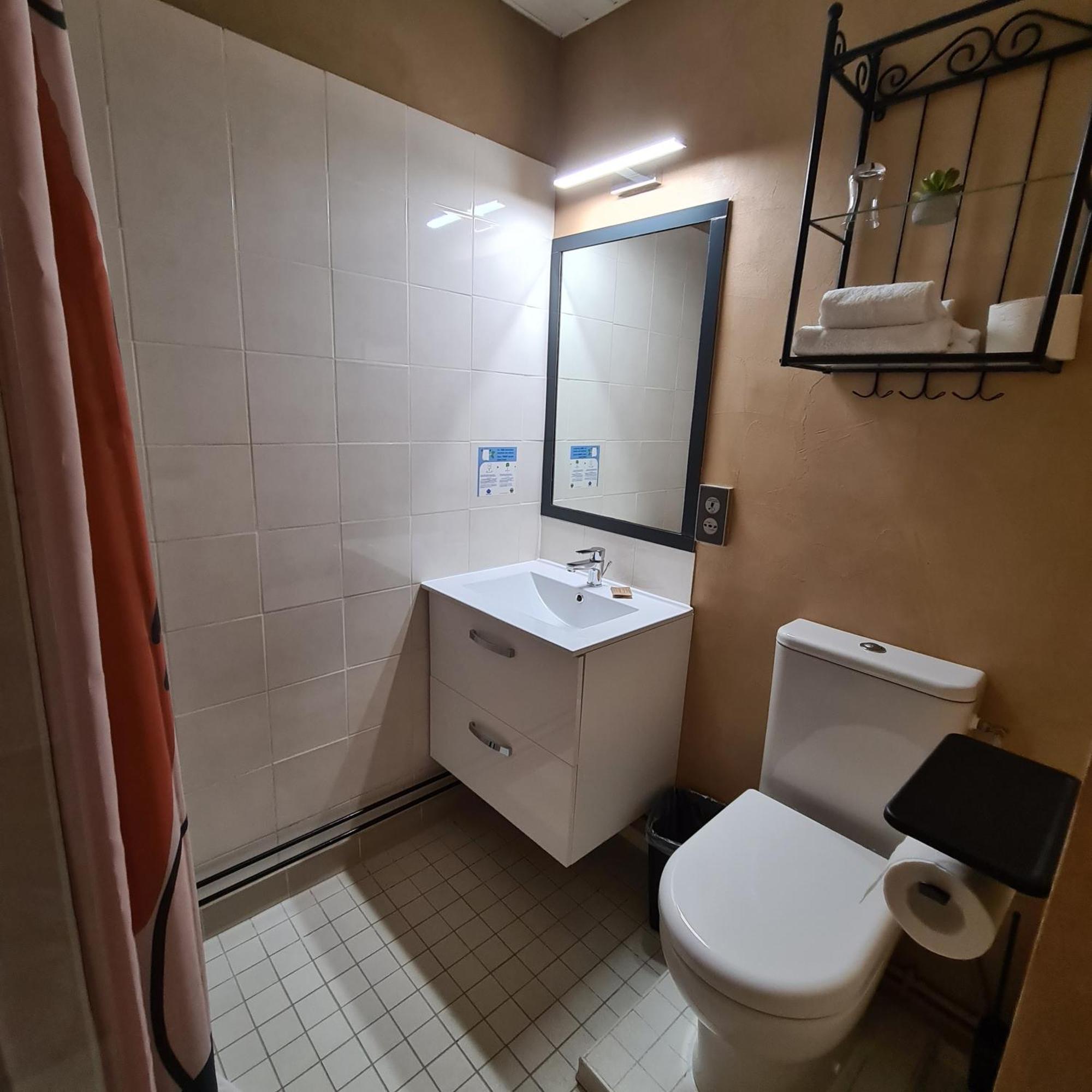 קרקסון Hotel L'Etoile Aeroport - A61 מראה חיצוני תמונה