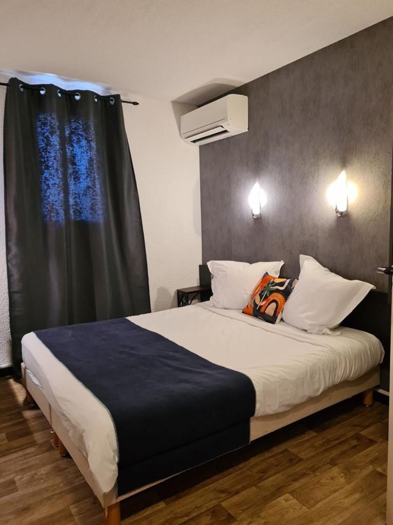 קרקסון Hotel L'Etoile Aeroport - A61 מראה חיצוני תמונה